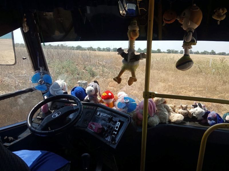 В Аккермане на одном из городских маршрутов ходит уникальный автобус, где юным пассажирам дарят игрушки