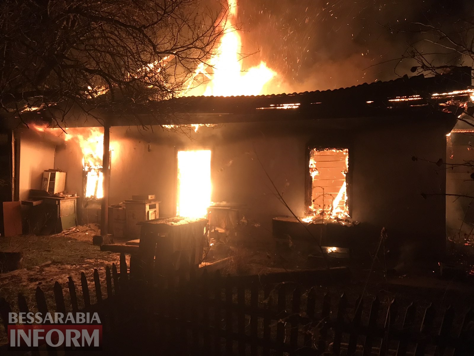 Ночью в Измаиле по улице Тимирязева произошел масштабный пожар