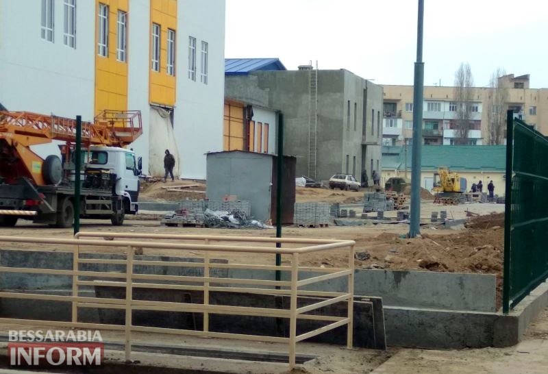На строительной площадке Дворца спорта в Измаиле кипит работа - что еще осталось сделать и сколько на это потратят