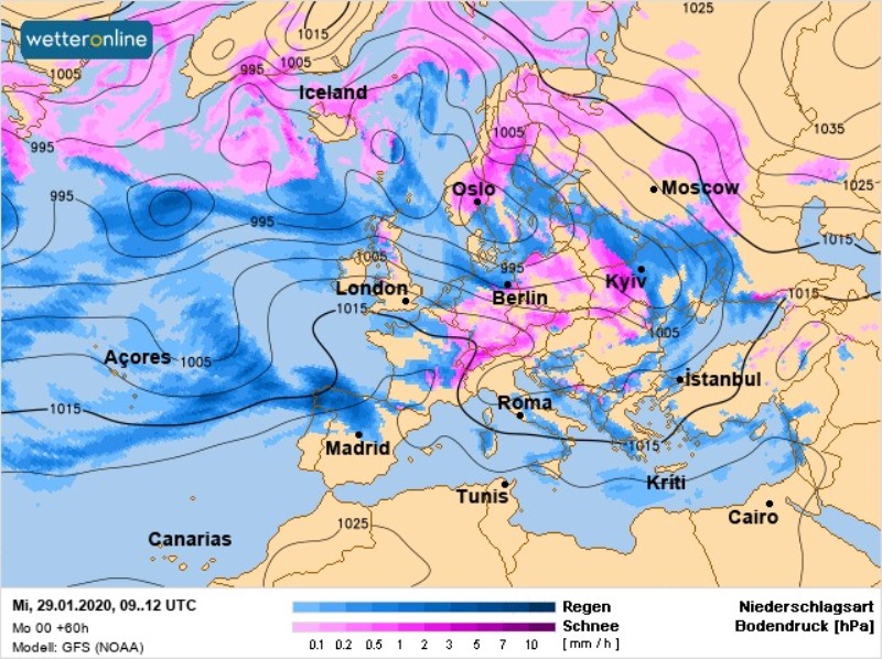 Непогоду занесет с Черного моря: в Украину идёт циклон, который принесет с собой дожди и снег