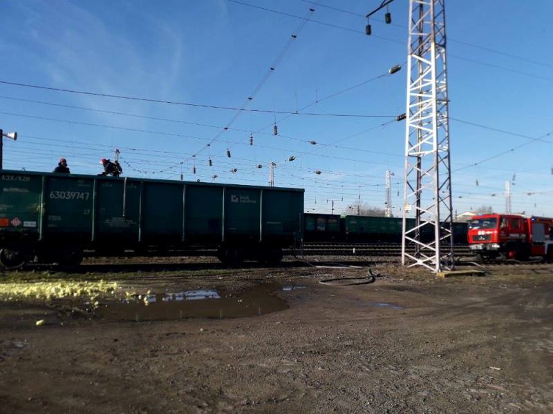 В Одесской области на одной из железнодорожных станций ликвидировали задымление вагона с 50 тоннами серы