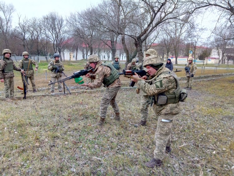 Болградские пехотинцы проходят боевую подготовку под руководством военных специалистов из Великобритании.