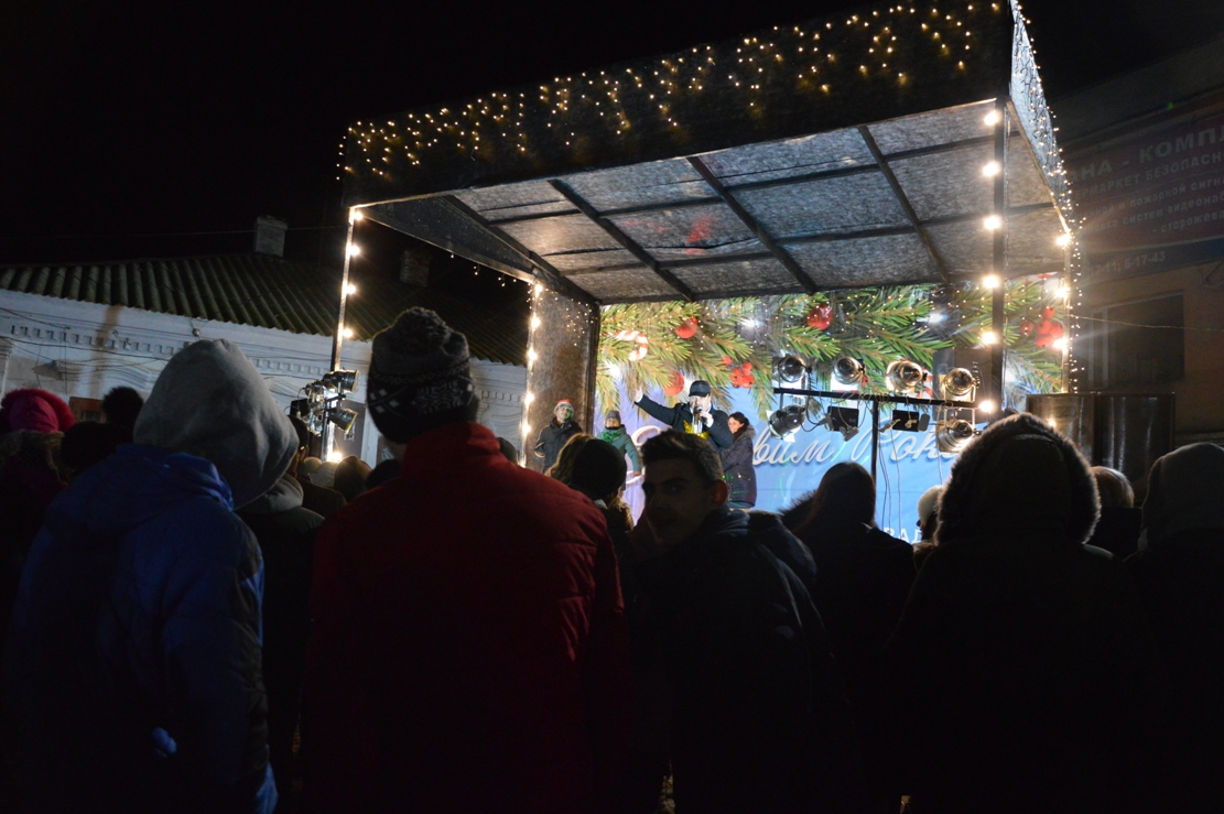 Шампанское рекой, конкурсы с призами и впечатляющий салют: как прошла новогодняя ночь в Килии
