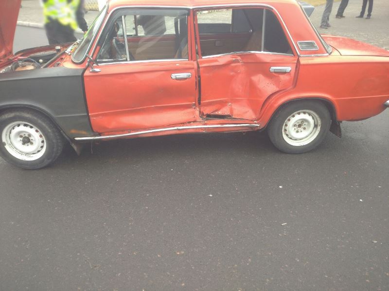 ДТП в Измаиле: «Копейка» не уступила дорогу «Ниве», в итоге пассажир одного из автомобилей оказался в больнице