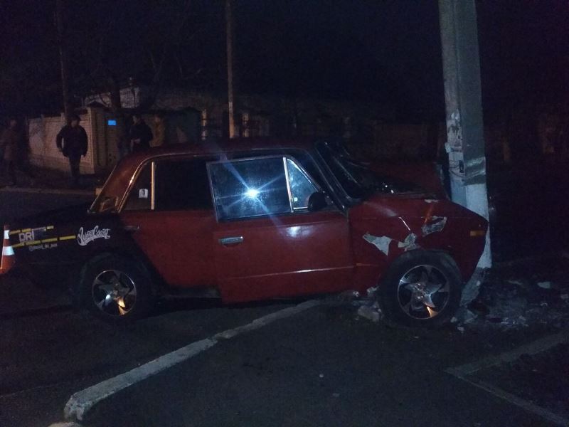 В Измаиле произошло очередное ДТП с наездом на электроопору - пострадал пассажир автомобиля