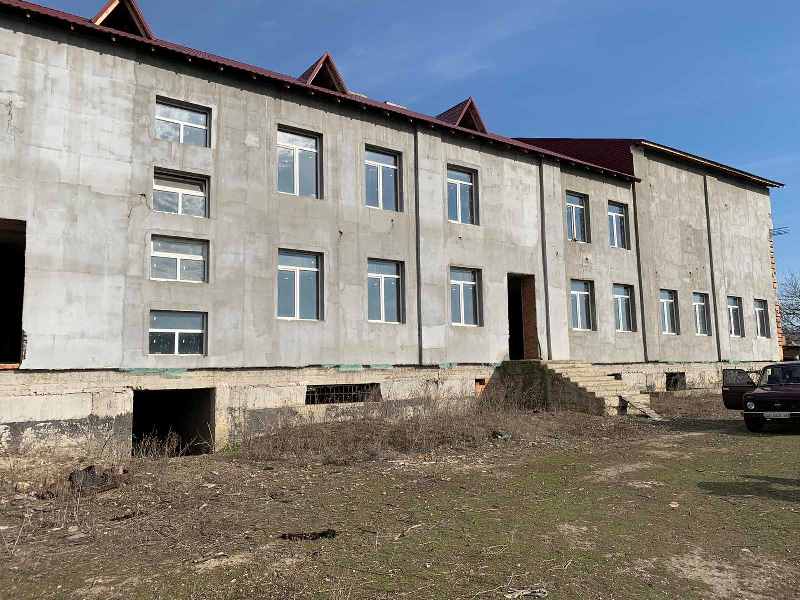 В Тарутинском районе начали искать финансирование на завершение строительства новой школы в селе Надречное