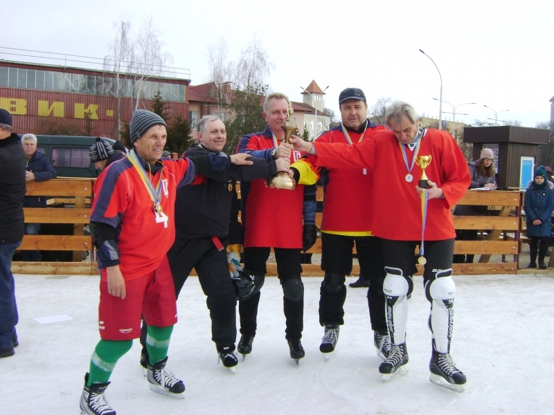 В Измаиле прошел первый чемпионат по хоккею, в котором приняли участие и ветераны Измаильского пограничного отряда.