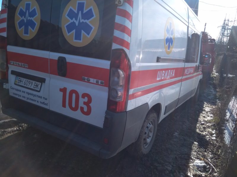 В Измаиле на грунтовой дороге застряли сразу две машины скорой помощи, спешащие на вызов