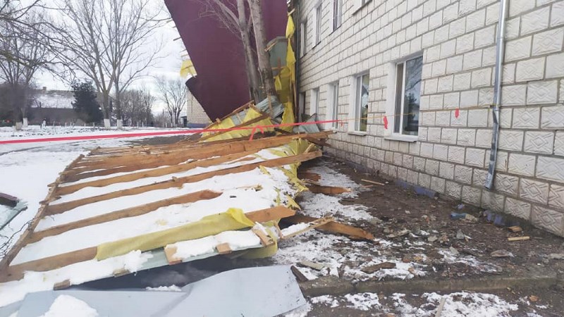 Непогода вскрыла проблему качества ремонта в учебных заведениях - в Татарбунарском районе ветром сорвало крышу со школы