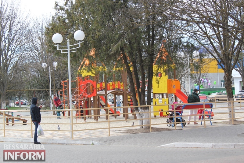 Первый день карантина в Измаиле - объекты общественного пользования соблюдают требование властей, но не все