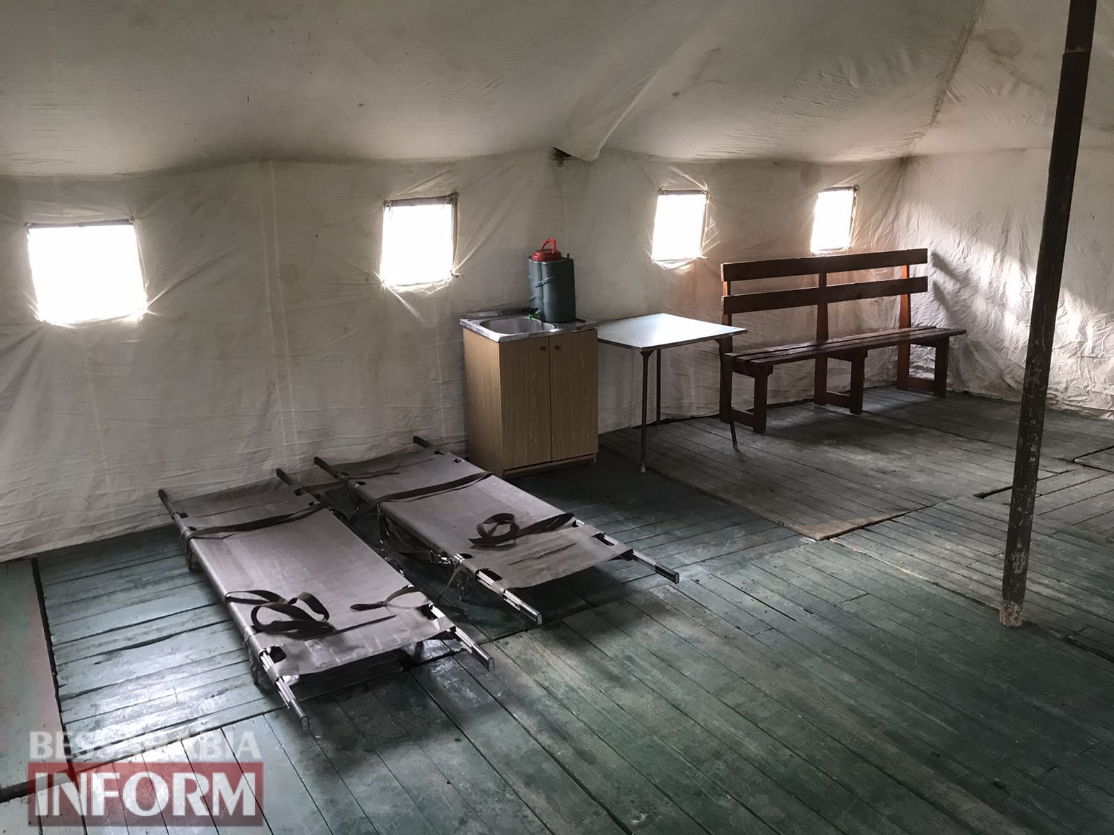 В Измаиле на территории двух опорных больниц установили палатки для сортировки больных с подозрением на COVID-19