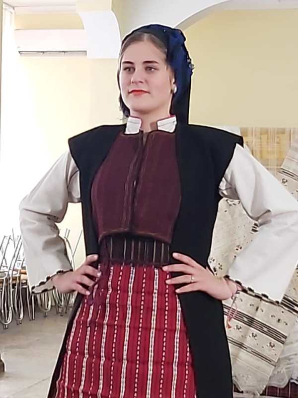 В селе Криничное Болградского района прошел показ аутентичных национальных болгарских костюмов