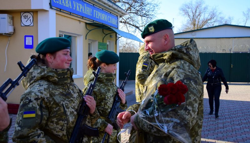 8 измаильских пограничников-новобранцев приняли присягу на верность украинскому народу