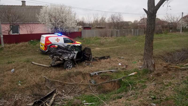 Утренняя авария на трассе Одесса-Рены в районе Сафьян - Nissan открыло всмятку