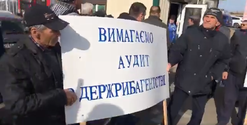 Акция протеста в Маяках: рыбаки из Бессарабии перекрыли трассу Одесса-Рени