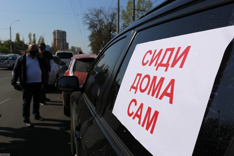 Большой автопротест: в Одессе предприниматели выступили против карантинных мер и требуют открыть рынки