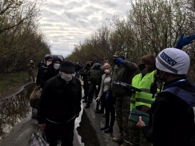 Украина возвращает 19 своих граждан - на Донбассе начался обмен "всех на всех"