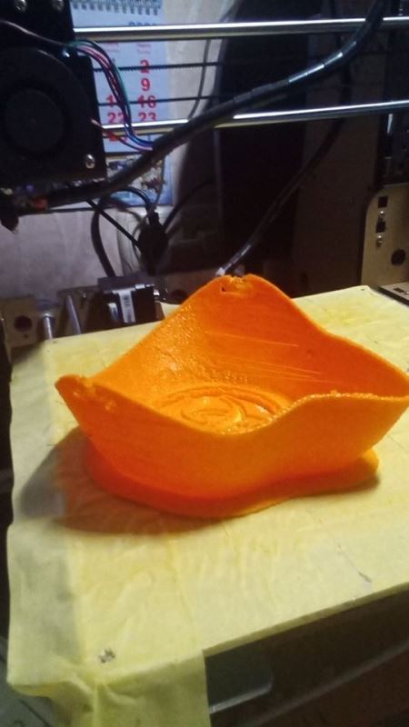 Курсанты Дунайского института НУ "ОМА" на 3D-принтере изготовили для врачей.