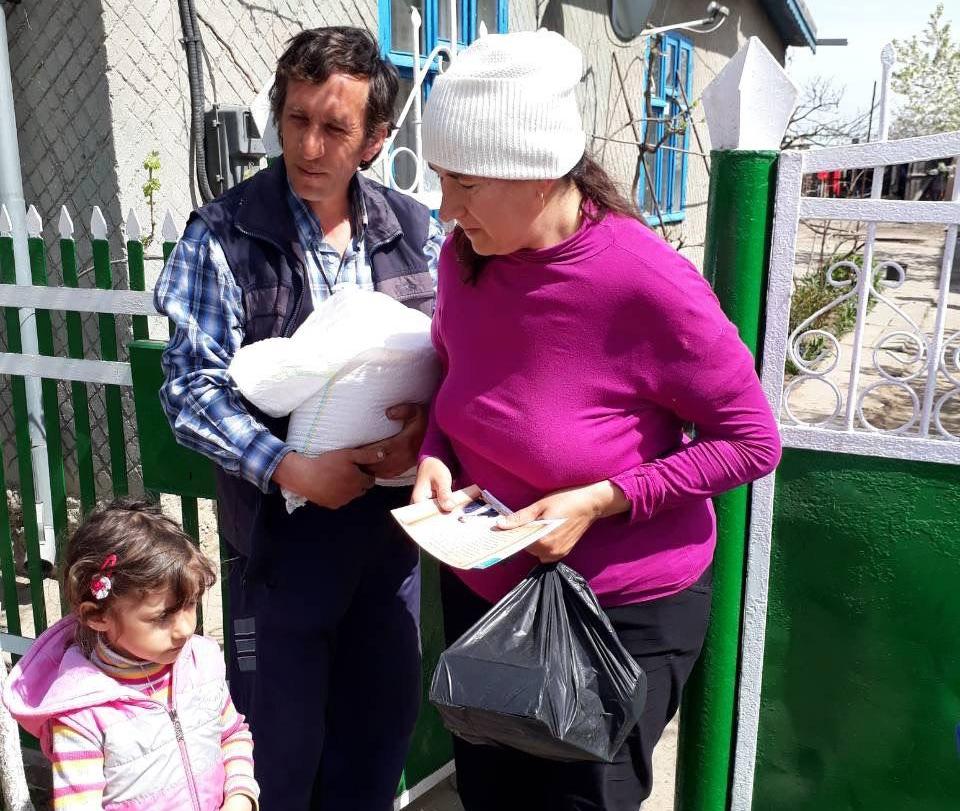 Масштабная акция: свыше тысячи жителей Бессарабии получили к пасхальному столу экологически чистый рис, паски и продуктовые наборы