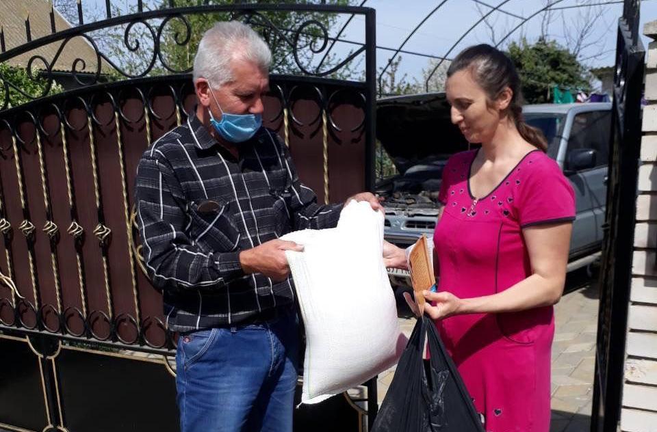 Масштабная акция: свыше тысячи жителей Бессарабии получили к пасхальному столу экологически чистый рис, паски и продуктовые наборы