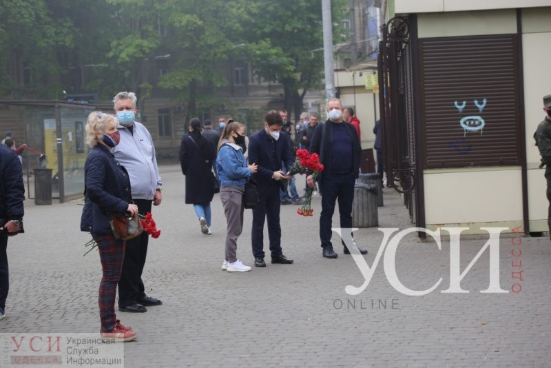 Шестая годовщина трагедии 2 мая: возле Дома профсоюзов образовалась очередь, а также происходят потасовки