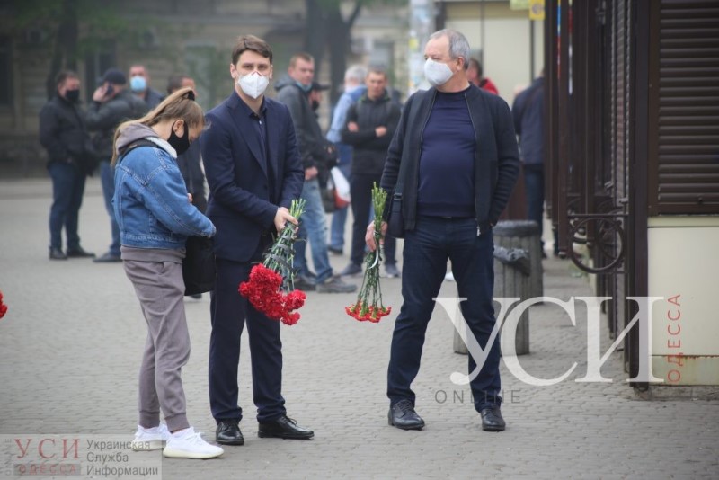 Шестая годовщина трагедии 2 мая: возле Дома профсоюзов образовалась очередь, а также происходят потасовки