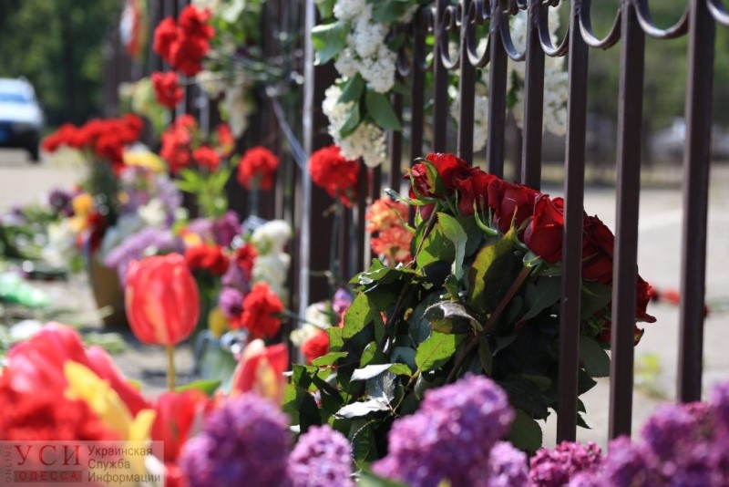 Шестая годовщина трагедии 2 мая: возле Дома профсоюзов образовалась очередь, а также происходят потасовки