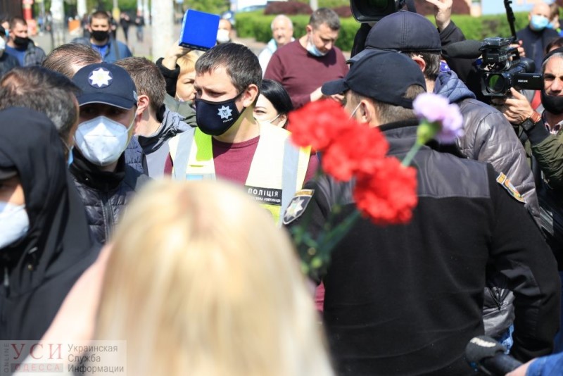 Шестая годовщина трагедии 2 мая: возле Дома профсоюзов образовалась очередь, а также происходят потасовки