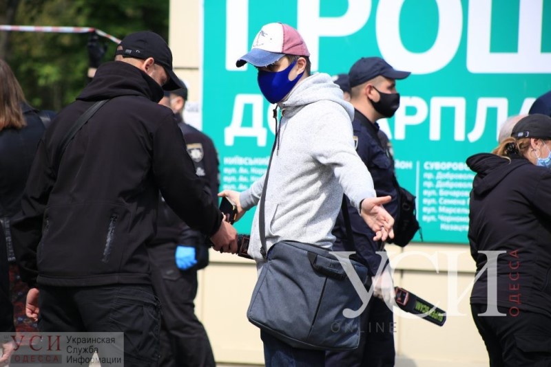 Шестая годовщина трагедии 2 мая: возле Дома профсоюзов образовалась очередь, а также происходят потасовки