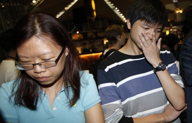 Родственники оплакивают погибших в авиакатастрофе (фото)
