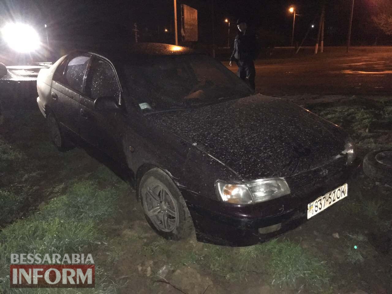На въезде в Измаил пьяный водитель на Toyota Carina снес столб