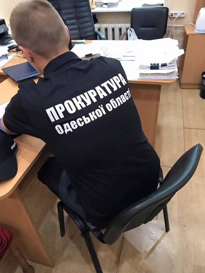 Очередной коррупционер: в Килии за взятку задержан инспектор по вопросам труда