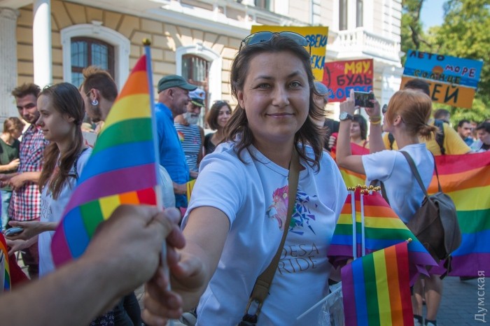 Марш Равенства представителей ЛГБТ-сообщества «Одесса-Прайд» до финиша не дошел