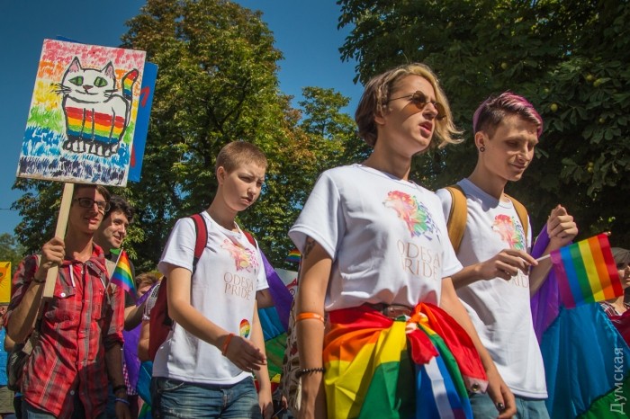 Марш Равенства представителей ЛГБТ-сообщества «Одесса-Прайд» до финиша не дошел