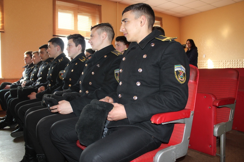 Спасатели Измаила провели увлекательный мастер-класс для учащейся молодежи и пригласили в свои ряды