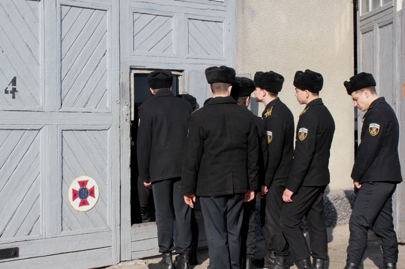 Спасатели Измаила провели увлекательный мастер-класс для учащейся молодежи и пригласили в свои ряды