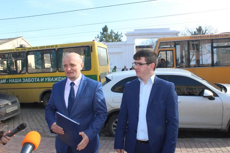 В Аккермане новый пассажироперевозчик презентовал свой автопарк