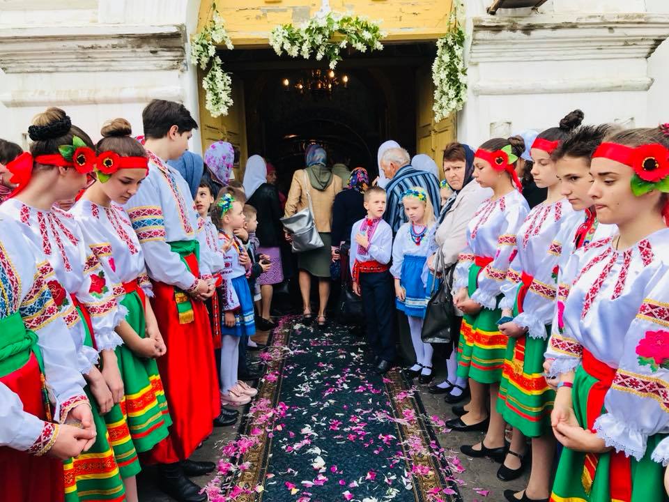 На территории Килийской центральной районной больницы в фундамент будущего храма заложили памятную капсулу