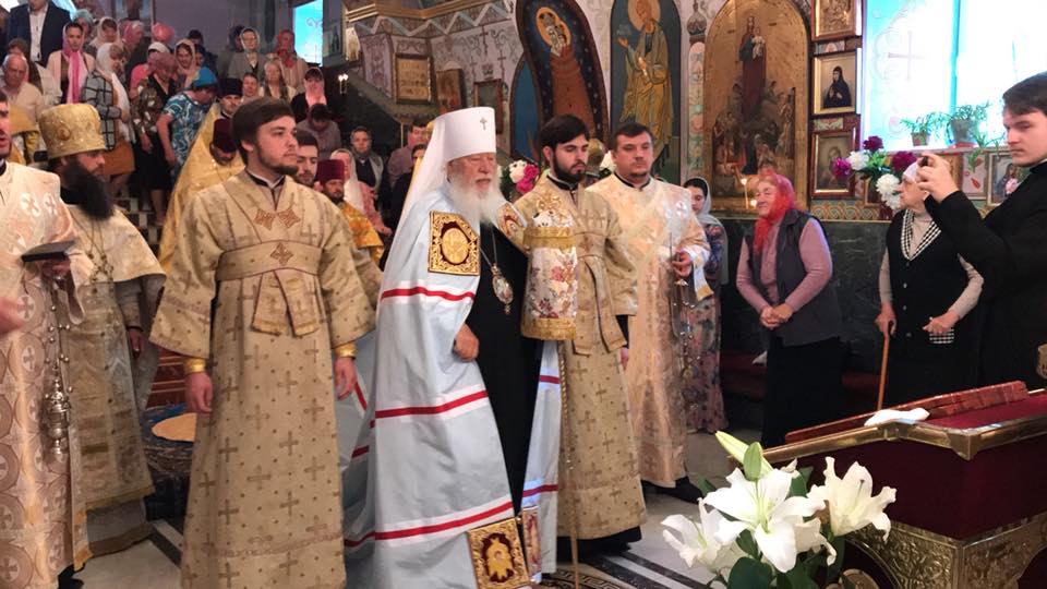 На территории Килийской центральной районной больницы в фундамент будущего храма заложили памятную капсулу