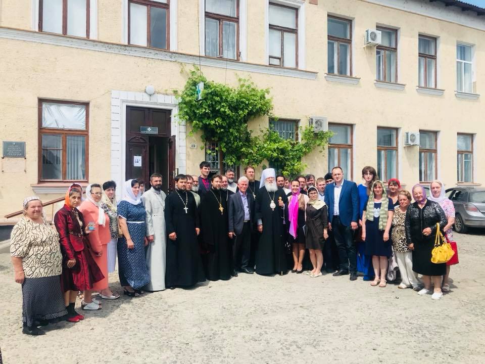 На территории Килийской центральной районной больницы в фундамент будущего храма заложили памятную капсулу