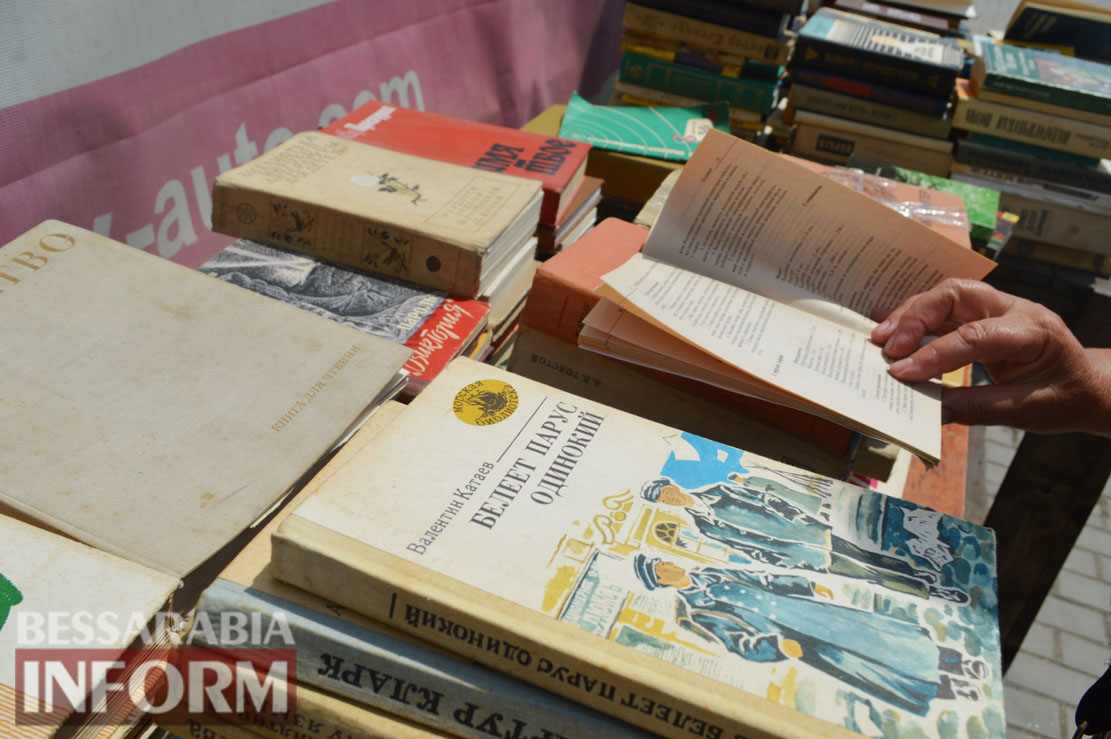 В Килии волонтеры организовали книжную ярмарку, средства от которой пойдут на нужды украинских военных