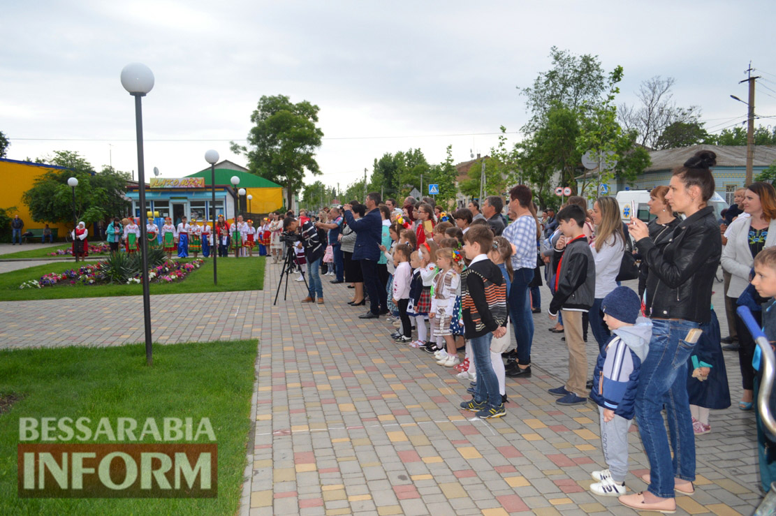 Праздник вышиванки: килийцы вышли на парад и концерт (фоторепортаж)