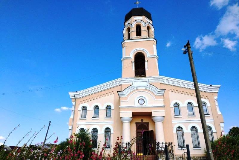 В Болградском районе реставрируют старинный храм: фото внутренней отделки