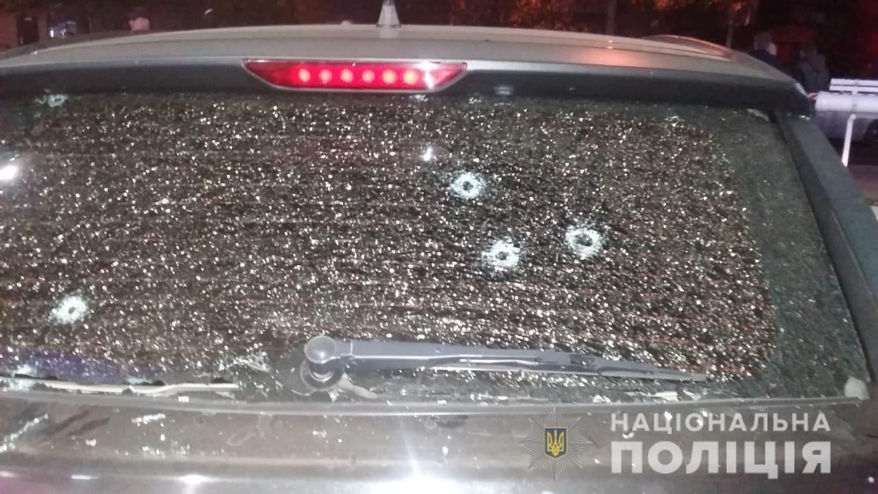 В Белгород-Днестровском задержали двоих злоумышленников, расстрелявших в Одессе остановившийся на светофоре автомобиль