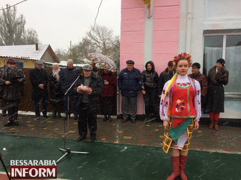 В измаильском СОЦе торжественно открыли профессиональную баскетбольную площадку (ФОТО)