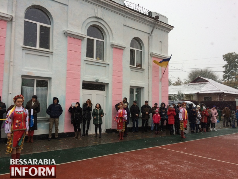 В измаильском СОЦе торжественно открыли профессиональную баскетбольную площадку (ФОТО)