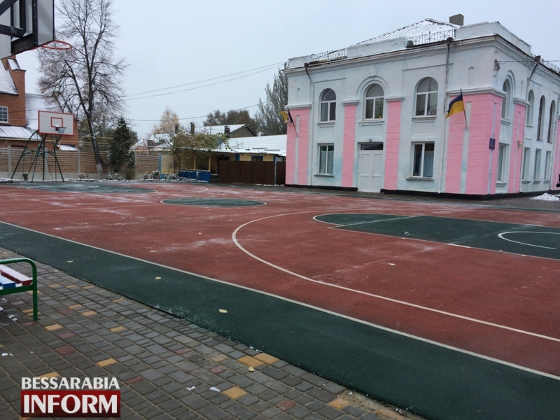 В измаильском СОЦе торжественно открыли профессиональную баскетбольную площадку (ФОТО)