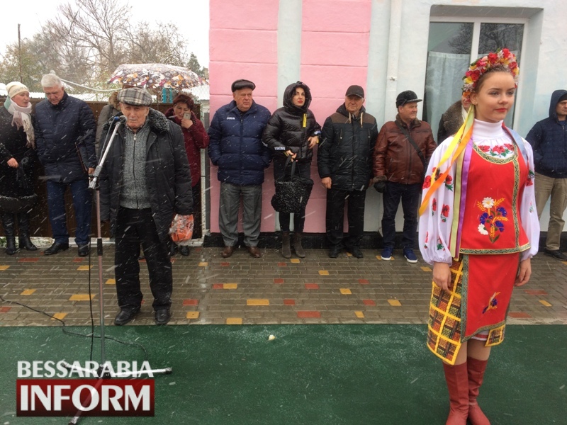 В измаильском СОЦе торжественно открыли профессиональную баскетбольную площадку (ФОТО)