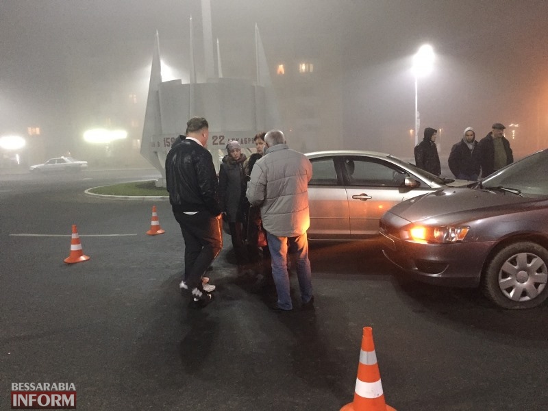 Ночная авария в Измаиле: на туманной дороге столкнулись автомобили Mitsubishi и Mazda