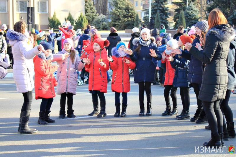 Мэрия Измаила раздала детям в этом году больше трех тысяч новогодних подарков